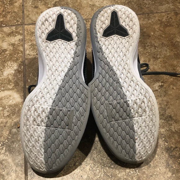Nike Kobe Mamba Fury Basketball shoes like new - Picture 6 of 10